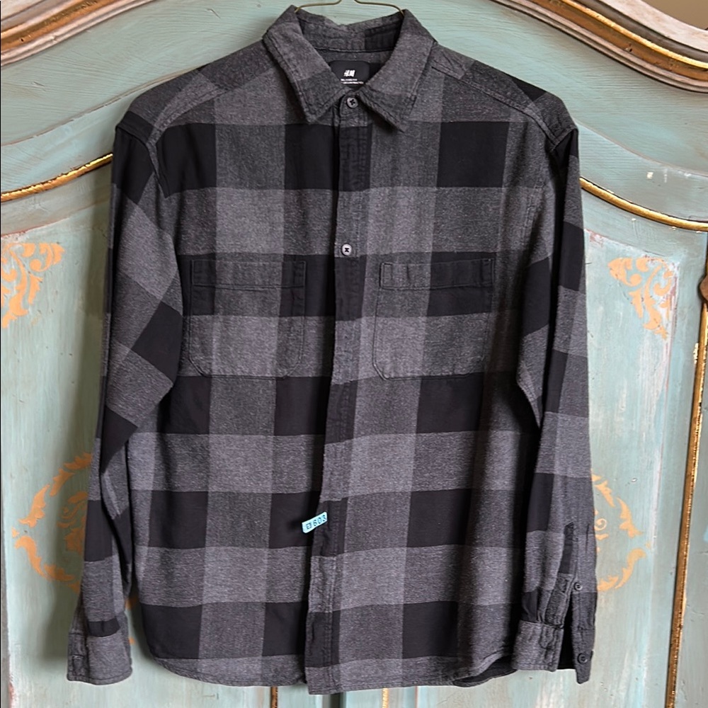 H&M Men's Black and Gray Checkered Shirt